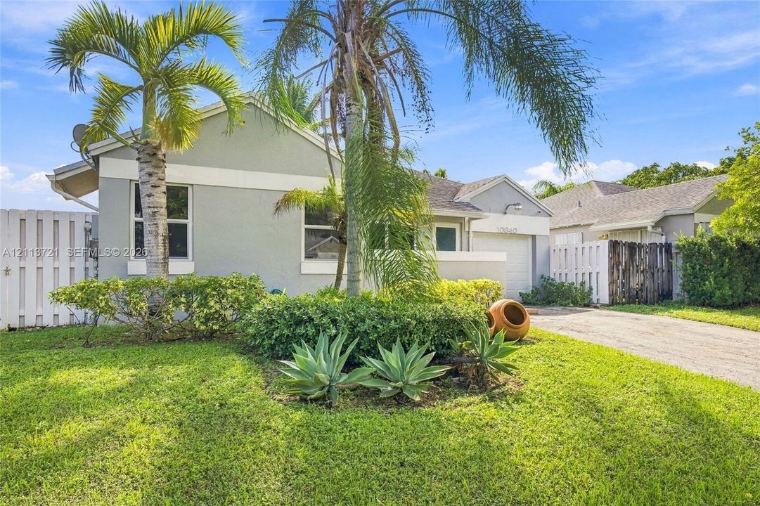 For Sale: $505,000 (3 beds, 2 baths, 1255 Square Feet)