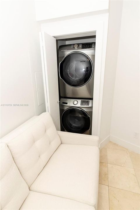 For Rent: $9,750 (2 beds, 2 baths, 1610 Square Feet)