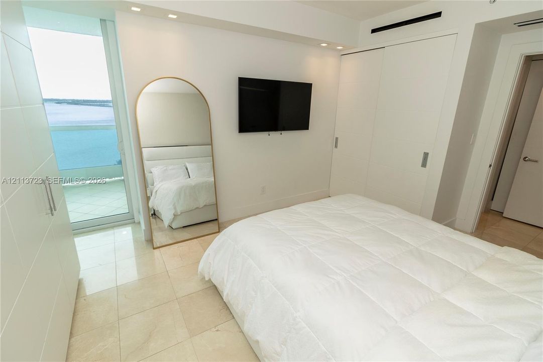 For Rent: $9,750 (2 beds, 2 baths, 1610 Square Feet)