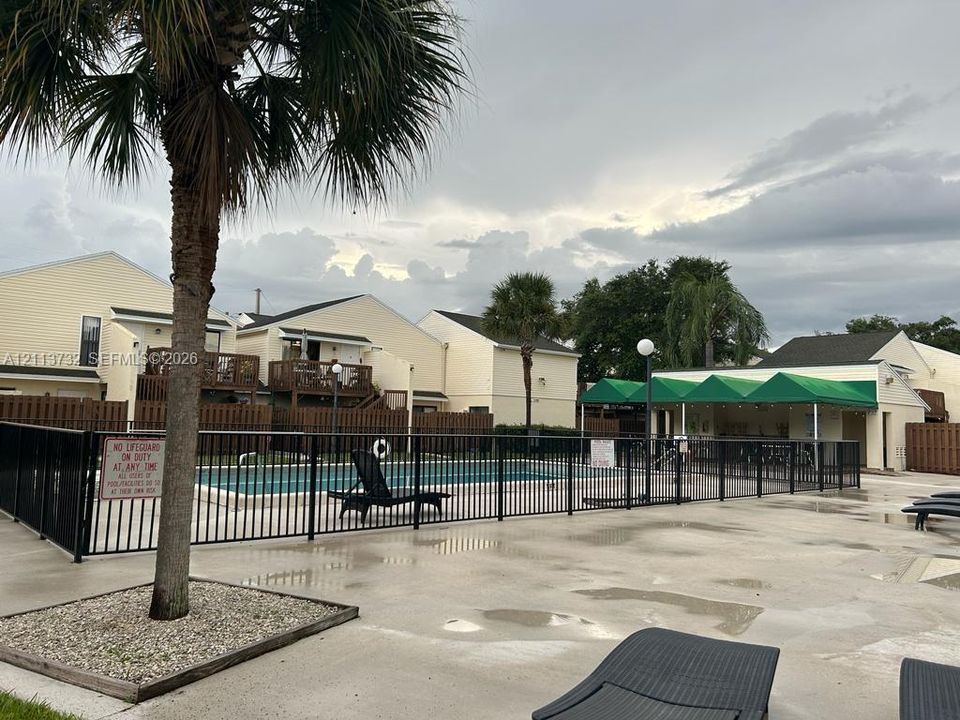 For Rent: $1,650 (1 beds, 1 baths, 627 Square Feet)