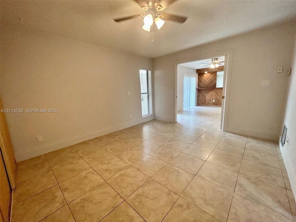 For Rent: $1,650 (1 beds, 1 baths, 627 Square Feet)