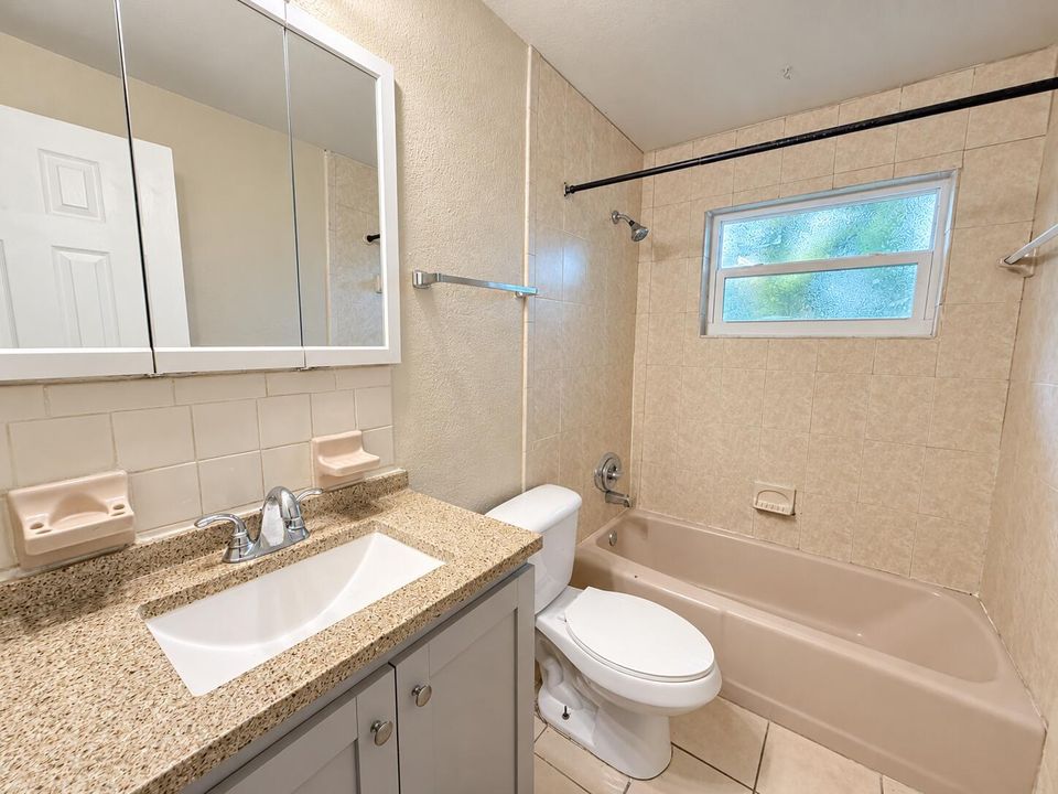 Bright natural HDR real estate photo-5