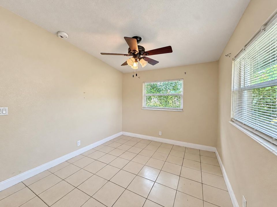 Bright, natural home interior-6