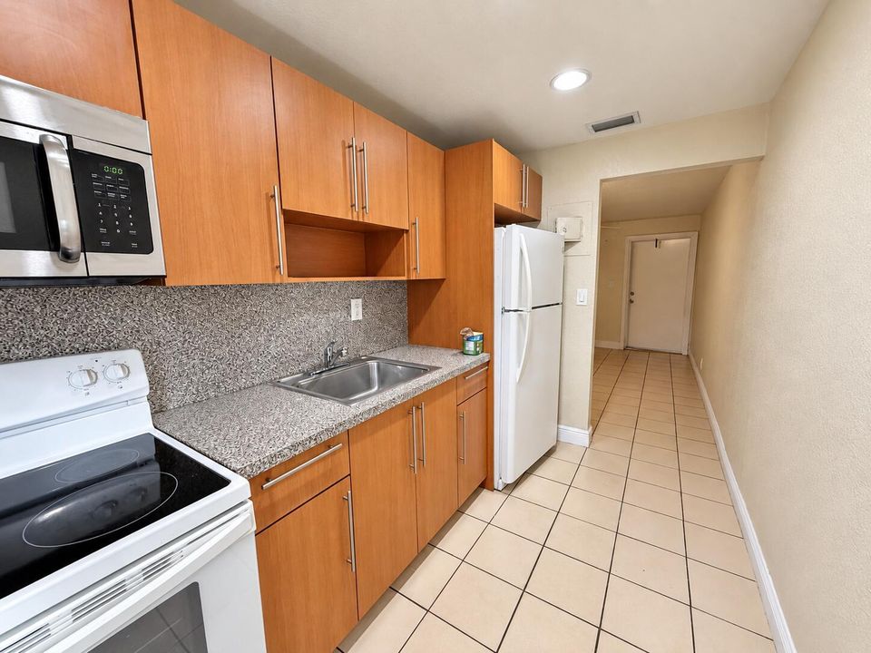 Bright natural HDR home interior-10