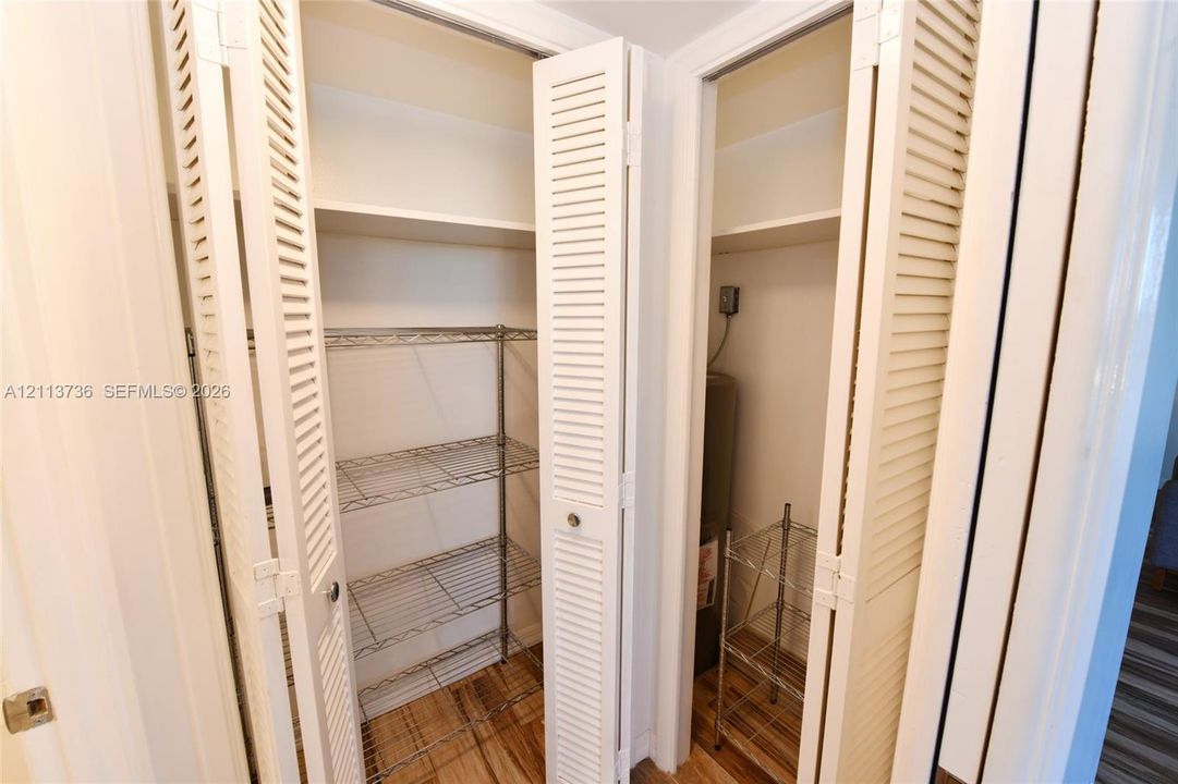 На продажу: $225,000 (2 спален, 2 ванн, 1064 Квадратных фут)