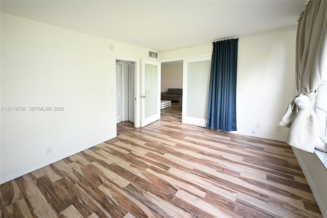 На продажу: $225,000 (2 спален, 2 ванн, 1064 Квадратных фут)