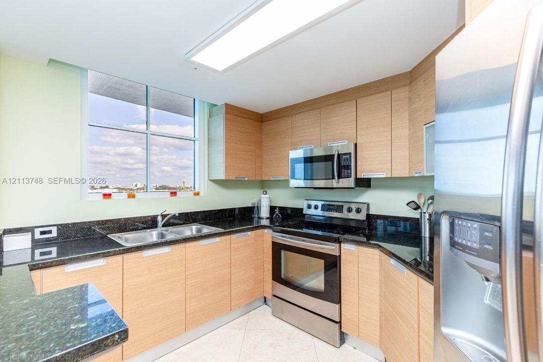 For Rent: $3,600 (2 beds, 2 baths, 1413 Square Feet)