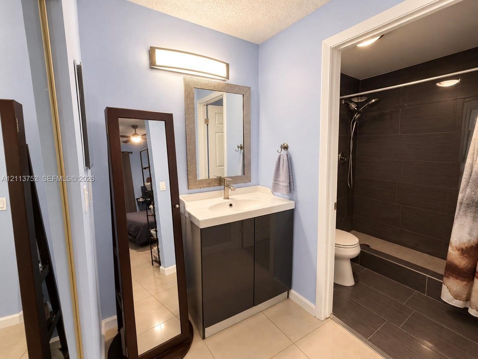 Virtually Enhanced Wall Color