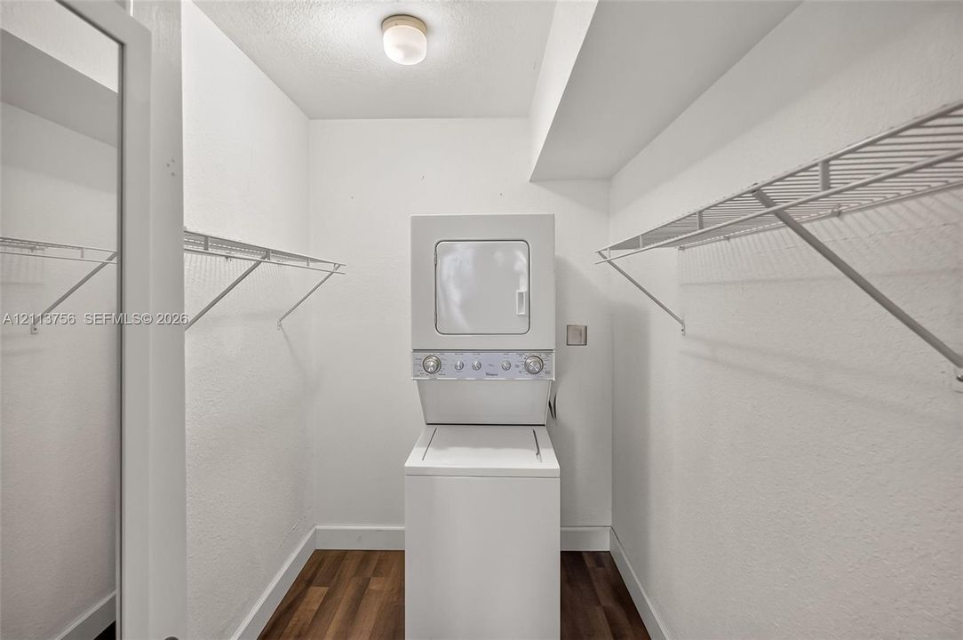 В аренду: $2,800 (3 спален, 2 ванн, 1269 Квадратных фут)