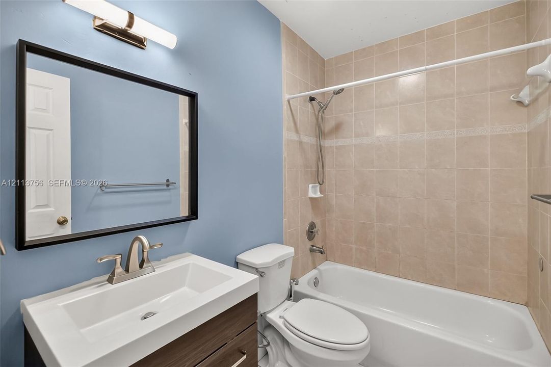 В аренду: $2,800 (3 спален, 2 ванн, 1269 Квадратных фут)