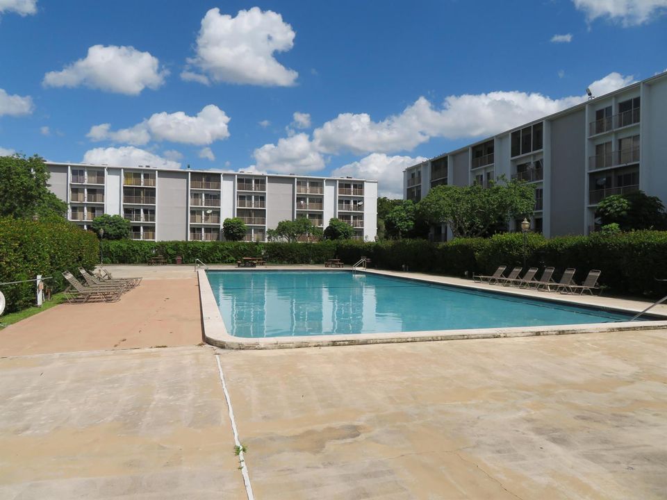 14_Lakeshore_Pool__10-21-26