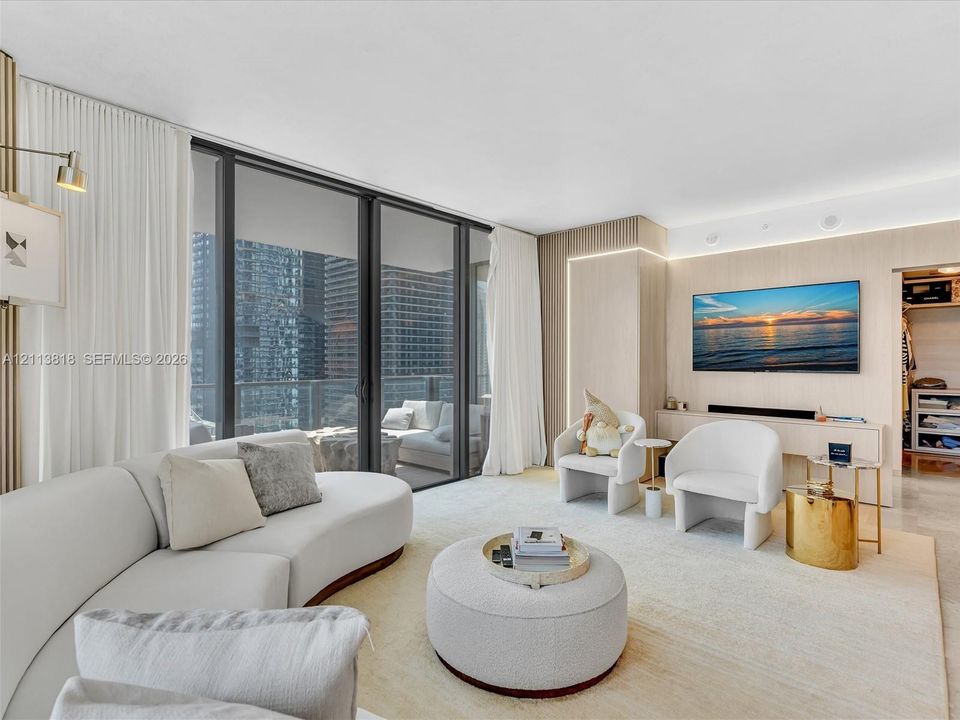 For Sale: $1,249,000 (2 beds, 2 baths, 1264 Square Feet)