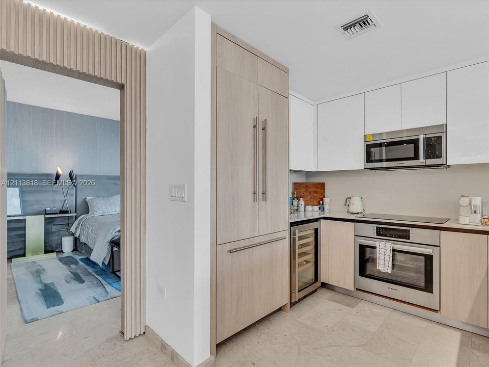 For Sale: $1,249,000 (2 beds, 2 baths, 1264 Square Feet)