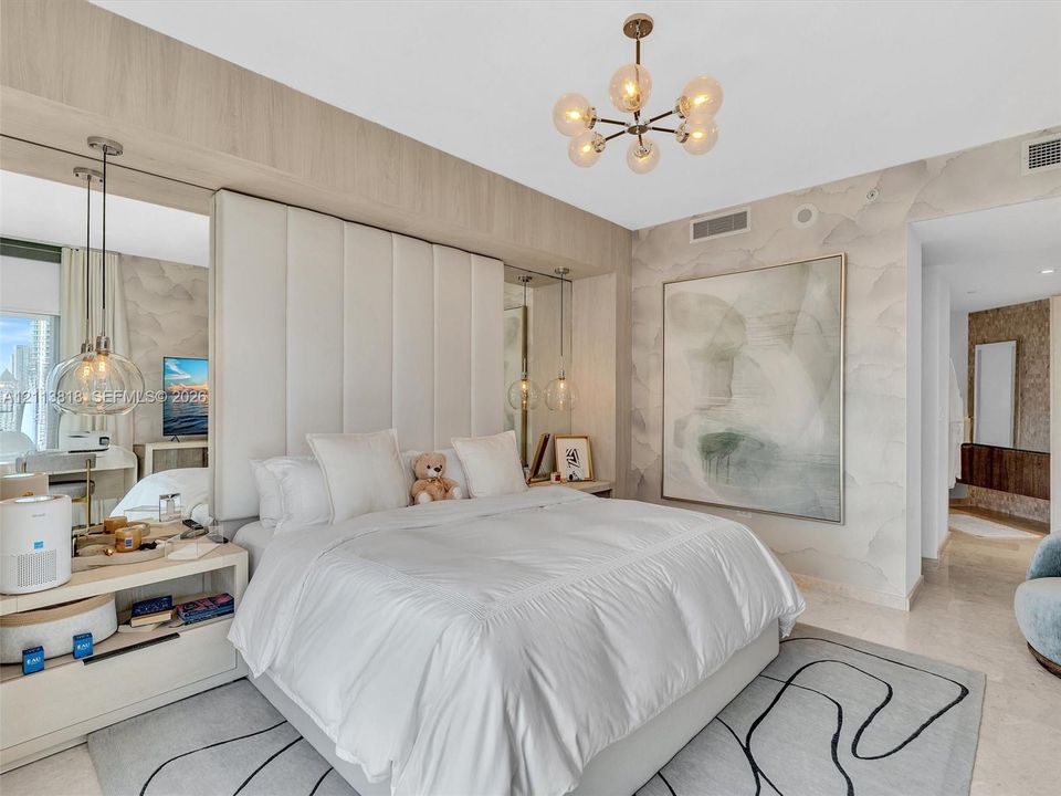For Sale: $1,249,000 (2 beds, 2 baths, 1264 Square Feet)