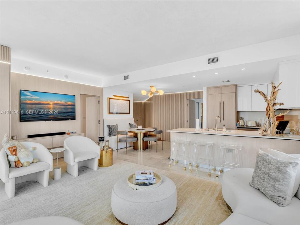 For Sale: $1,249,000 (2 beds, 2 baths, 1264 Square Feet)
