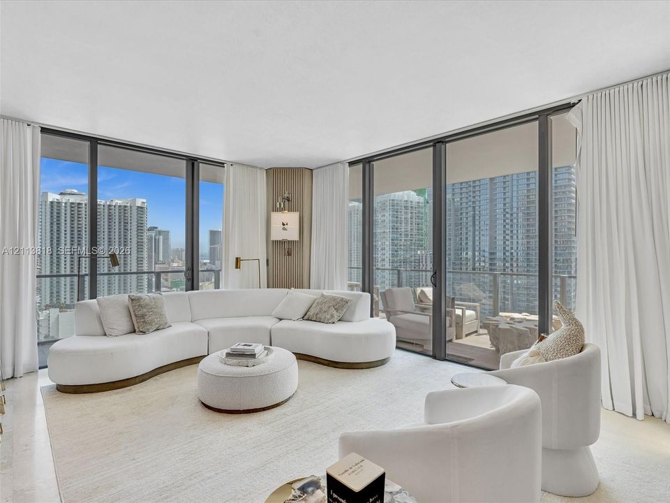 For Sale: $1,249,000 (2 beds, 2 baths, 1264 Square Feet)