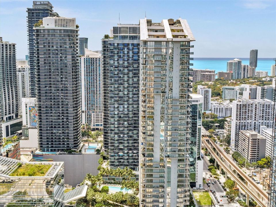For Sale: $1,249,000 (2 beds, 2 baths, 1264 Square Feet)