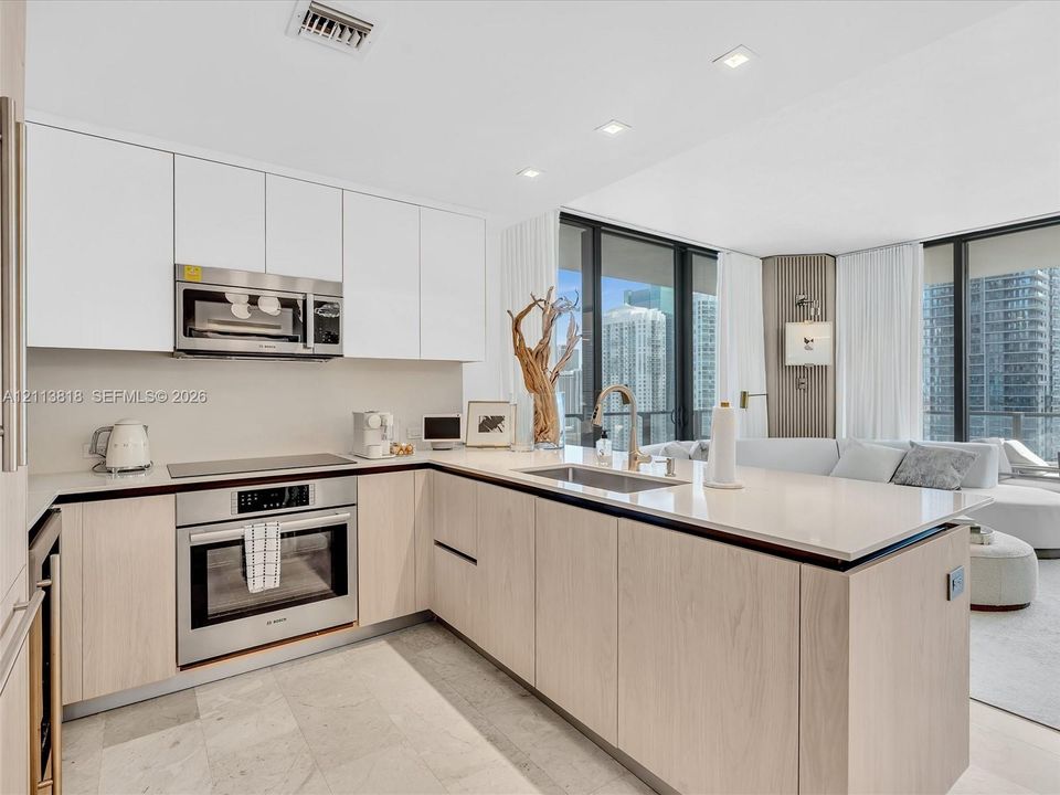 For Sale: $1,249,000 (2 beds, 2 baths, 1264 Square Feet)