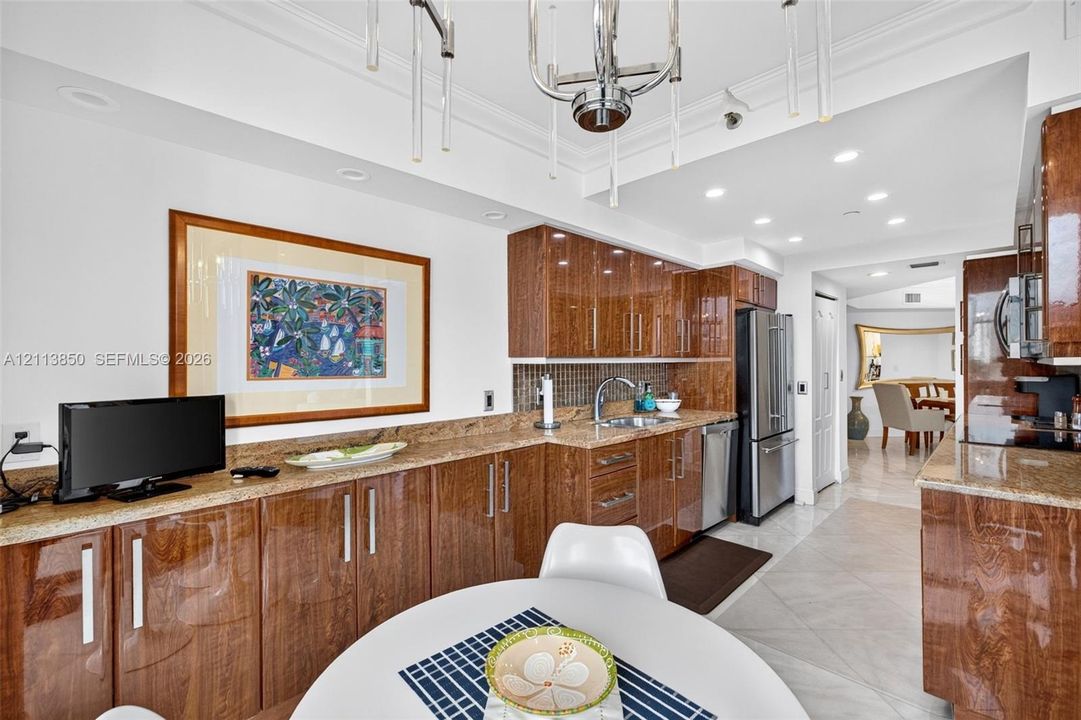 For Sale: $675,000 (2 beds, 2 baths, 1607 Square Feet)