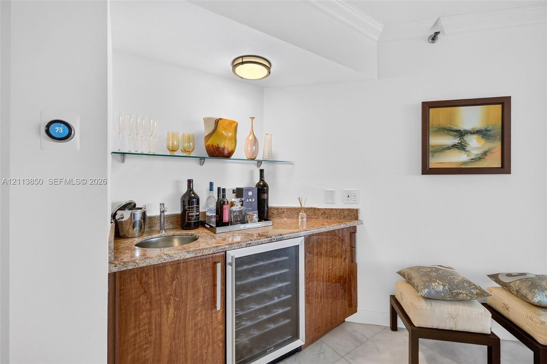 For Sale: $675,000 (2 beds, 2 baths, 1607 Square Feet)