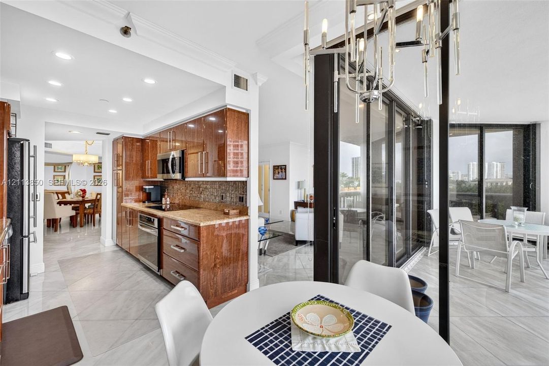 For Sale: $675,000 (2 beds, 2 baths, 1607 Square Feet)