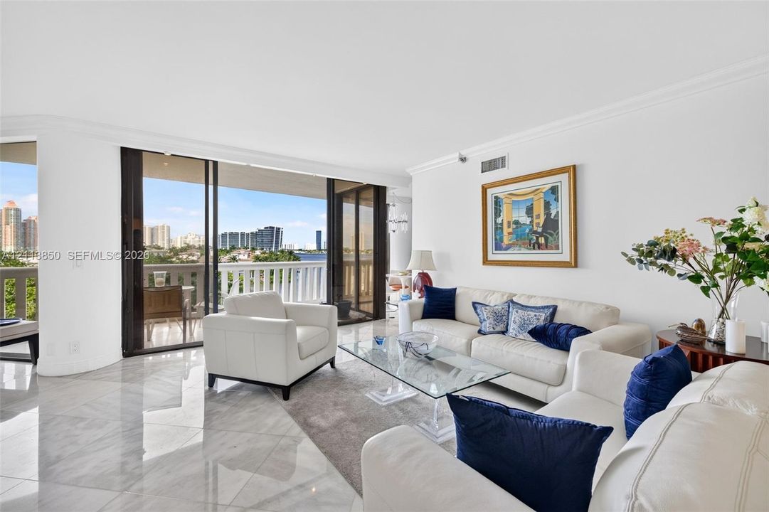 For Sale: $675,000 (2 beds, 2 baths, 1607 Square Feet)