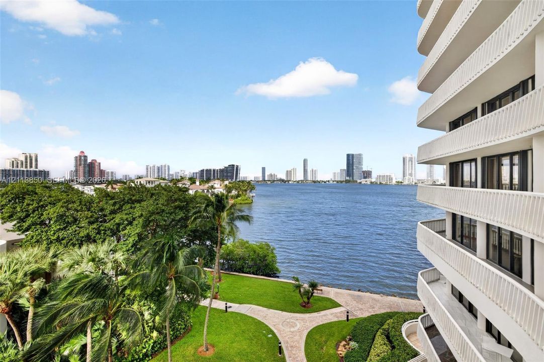For Sale: $675,000 (2 beds, 2 baths, 1607 Square Feet)