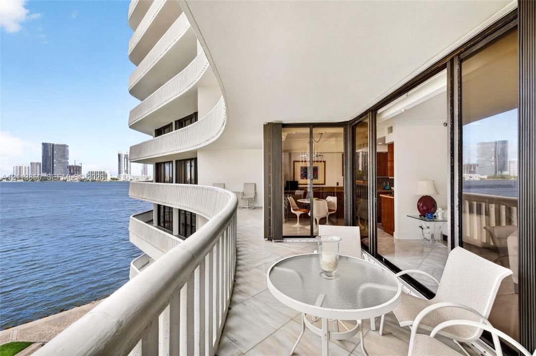 For Sale: $675,000 (2 beds, 2 baths, 1607 Square Feet)