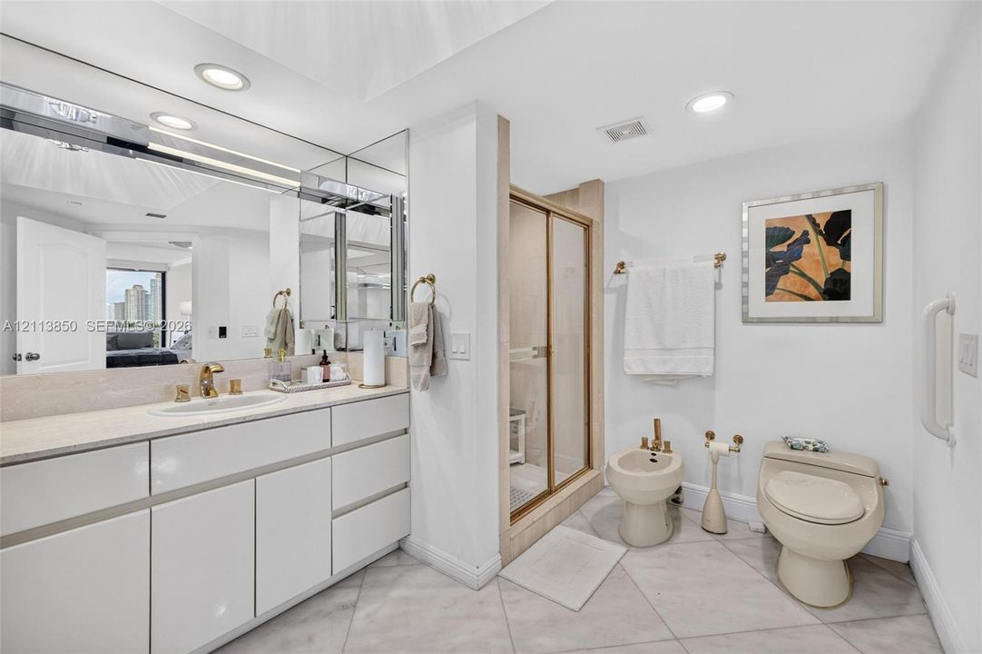 For Sale: $675,000 (2 beds, 2 baths, 1607 Square Feet)