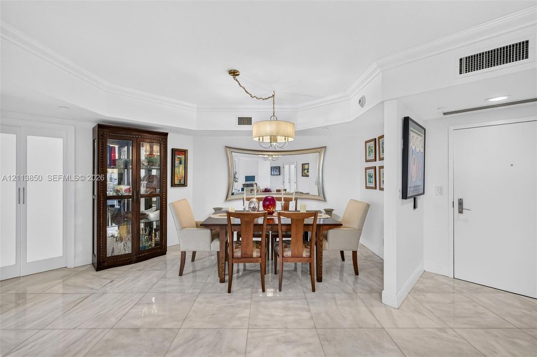 For Sale: $675,000 (2 beds, 2 baths, 1607 Square Feet)