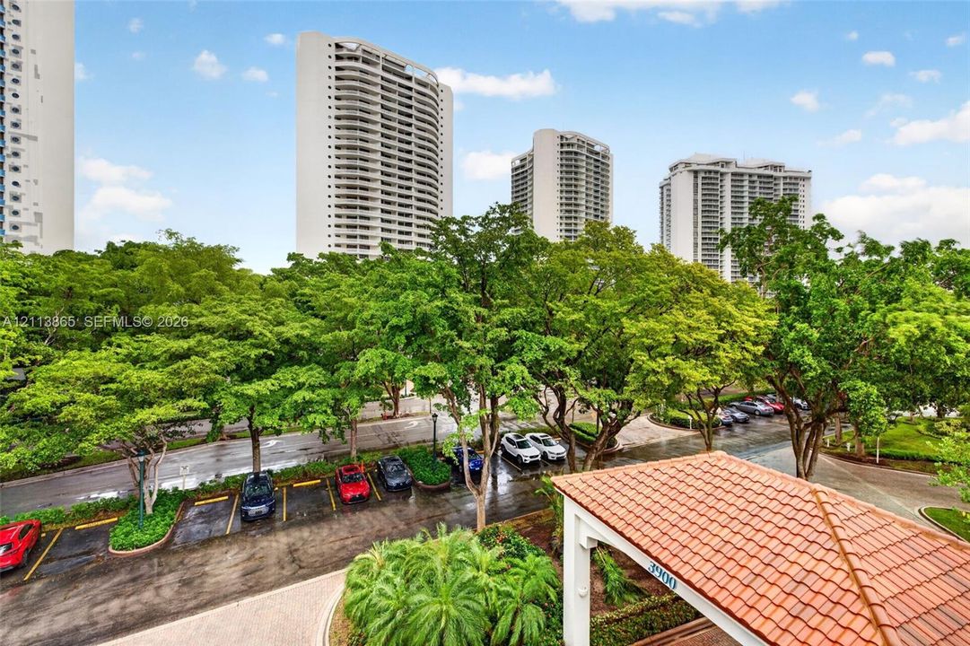 For Sale: $995,000 (2 beds, 2 baths, 1820 Square Feet)
