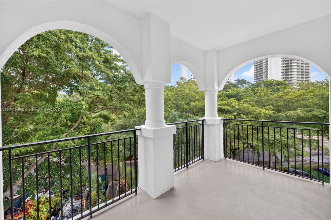 For Sale: $995,000 (2 beds, 2 baths, 1820 Square Feet)