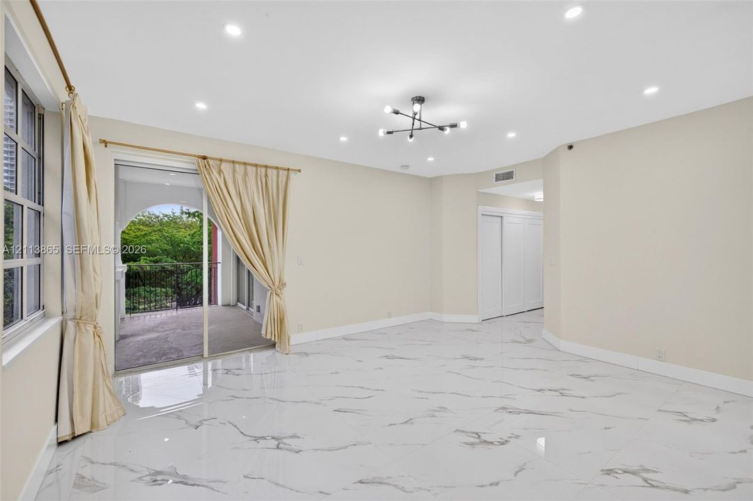 For Sale: $995,000 (2 beds, 2 baths, 1820 Square Feet)