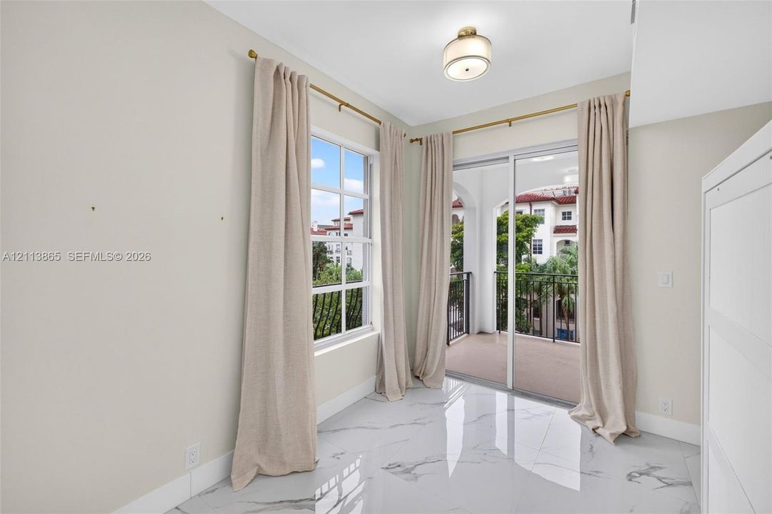 For Sale: $995,000 (2 beds, 2 baths, 1820 Square Feet)