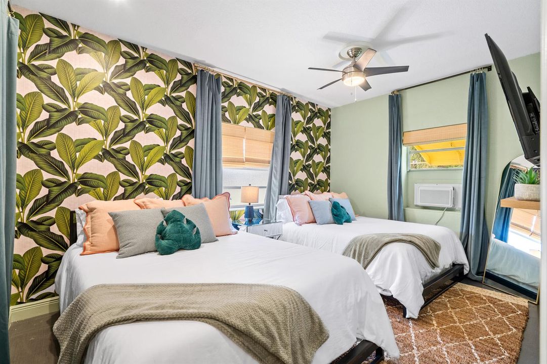 Hallandale Sunshine - Bedroom 2 beds