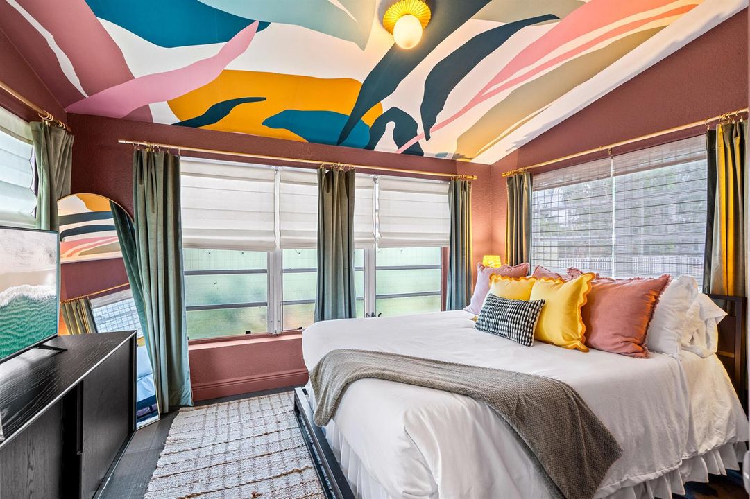 Hallandale Sunshine - Bedroom