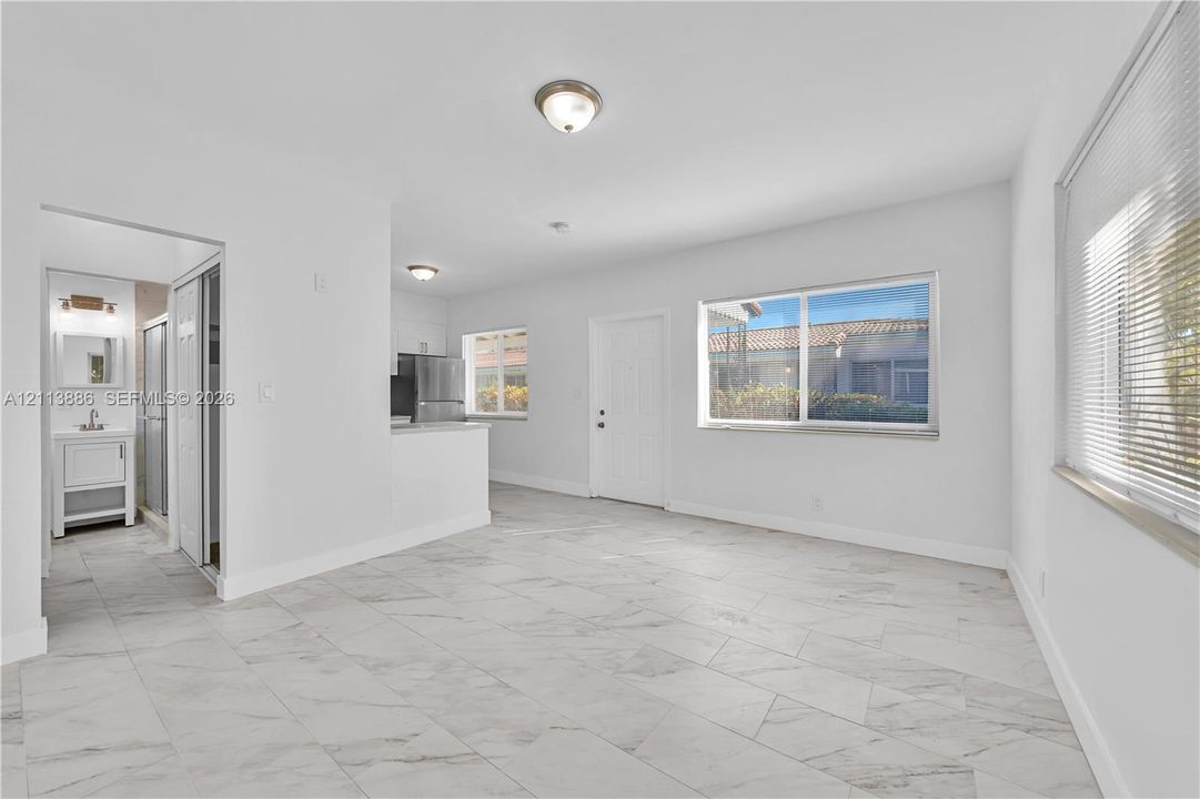 В аренду: $1,400 (1 спален, 1 ванн, 0 Квадратных фут)