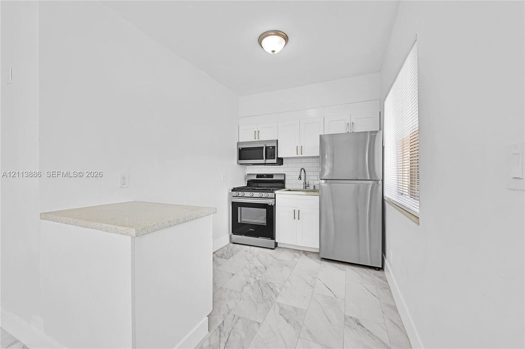 В аренду: $1,400 (1 спален, 1 ванн, 0 Квадратных фут)