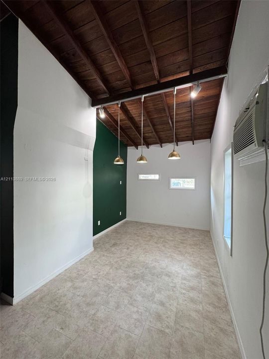 For Rent: $6,500 (3 beds, 2 baths, 1514 Square Feet)