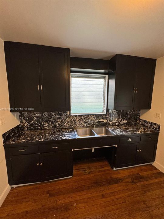 For Rent: $6,500 (3 beds, 2 baths, 1514 Square Feet)