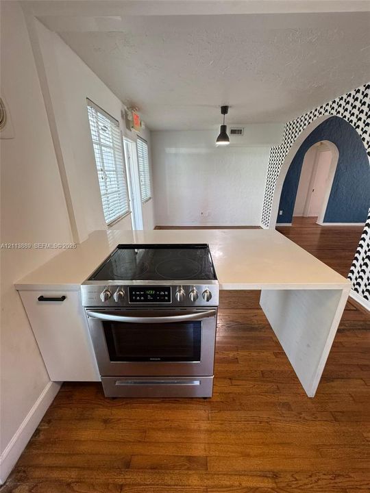 For Rent: $6,500 (3 beds, 2 baths, 1514 Square Feet)