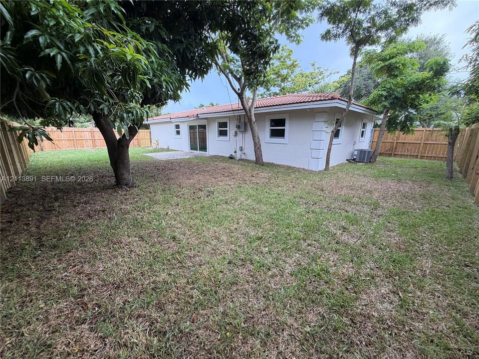 For Rent: $2,900 (4 beds, 2 baths, 1125 Square Feet)