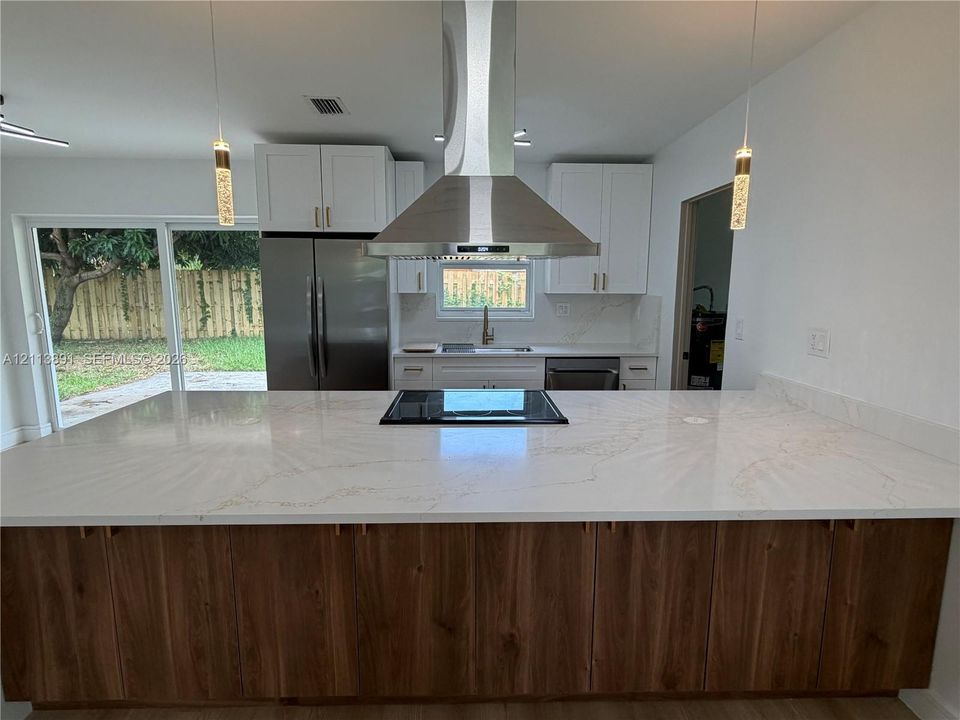 For Rent: $2,900 (4 beds, 2 baths, 1125 Square Feet)