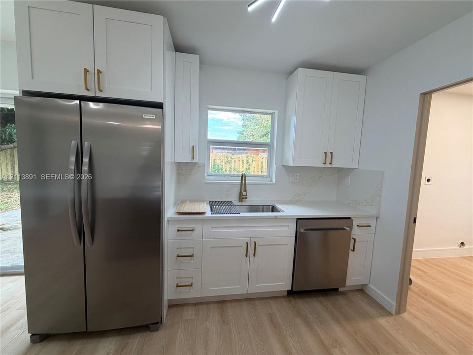For Rent: $2,900 (4 beds, 2 baths, 1125 Square Feet)