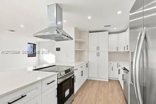 For Sale: $799,000 (3 beds, 3 baths, 1645 Square Feet)