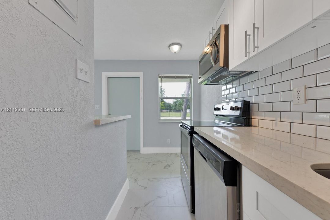 For Rent: $1,600 (1 beds, 1 baths, 700 Square Feet)
