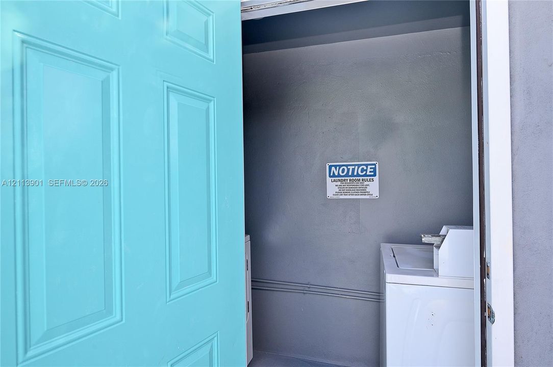 For Rent: $1,600 (1 beds, 1 baths, 700 Square Feet)