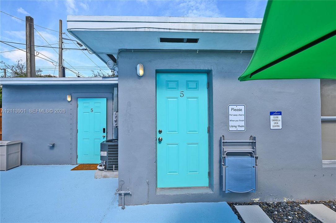 For Rent: $1,600 (1 beds, 1 baths, 700 Square Feet)