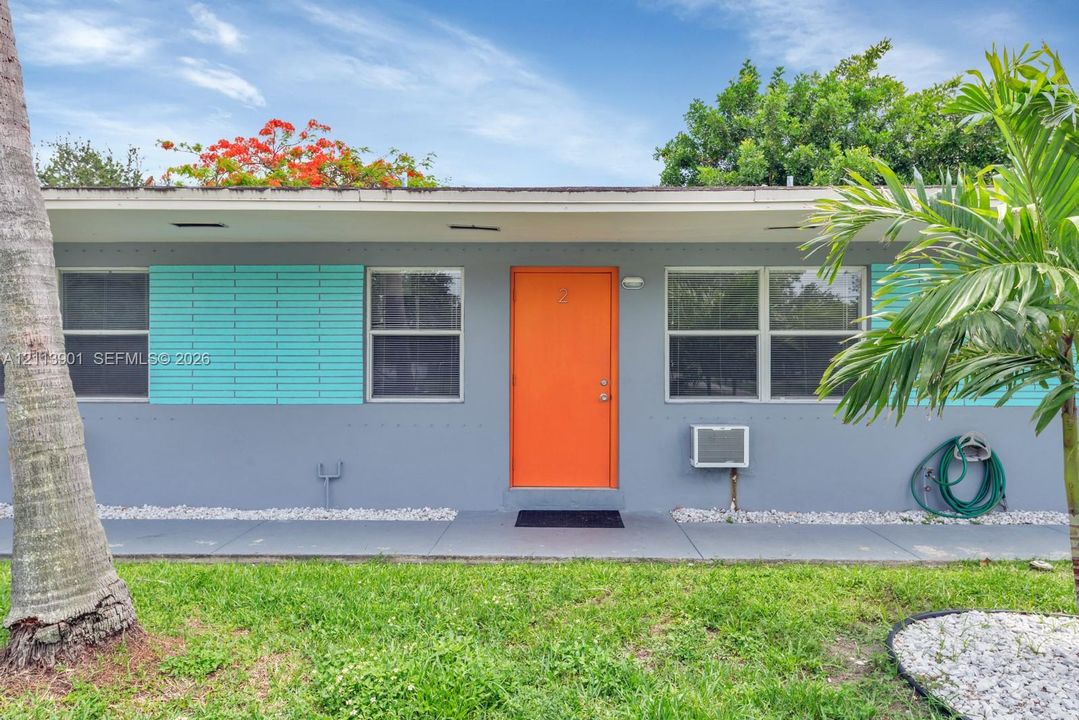 For Rent: $1,600 (1 beds, 1 baths, 700 Square Feet)
