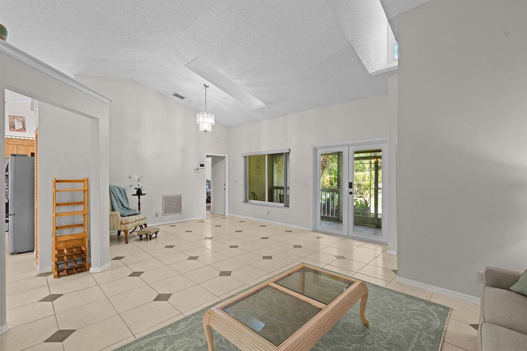 8-web-or-mls-A7401408